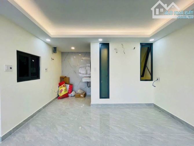 Mua đất tặng căn nhà diện tích sử dụng 300m2 ở MT nhựa Tân Phú Trung, Củ Chi, SHR giá 3,7 - 5