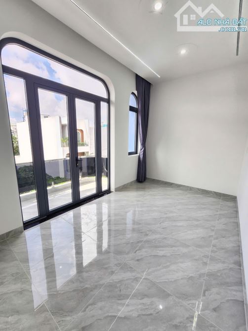 🏠 Bán nhà 1 trệt 2 lầu – KDC gần vòng xoay An Phú, P. An Phú, Tp. Thuận An - 7 Tỷ 3 TL - 5