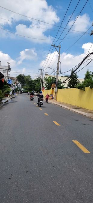 Bà Điểm(TC-HM) bán nhà mt đường 10m thông QL22 gần trường ĐH NNTH giá 4,7tỷ - 5
