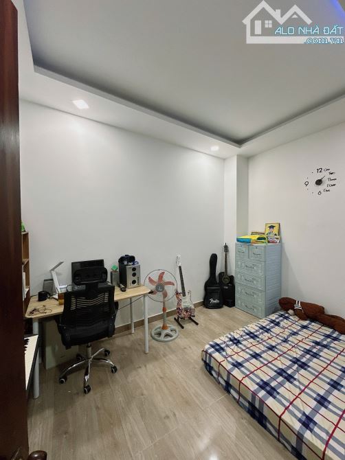 NHÀ ĐẸP 4 TẦNG- KHU VIP TÂN PHÚ - GẦN TRƯỜNG THPT TRẦN PHÚ/CHỢ TÂN HƯƠNG- GẦN CÔNG VIÊN - 5