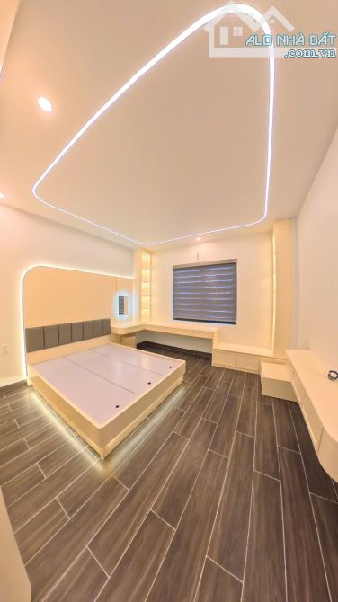 BÁN NHÀ ĐỘC LẬP SÂN CỔNG RIÊNG DIỆN TÍCH 108M² ĐƯỜNG CHÙA HÀNG - 5