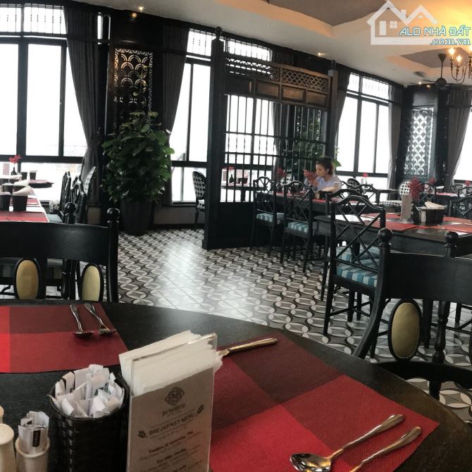 Bán Khách Sạn giá rẻ Mặt Phố Hàng Bè 350m2 - 11 Tầng - MT: 9.5m - 71 phòng - 310 Tỷ - 6