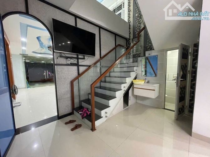Bán nhà 3 tầng lô góc Thanh lương 8 & Thanh lương 12 - Hoà Xuân Giá: 10tỷ9 tl - 6