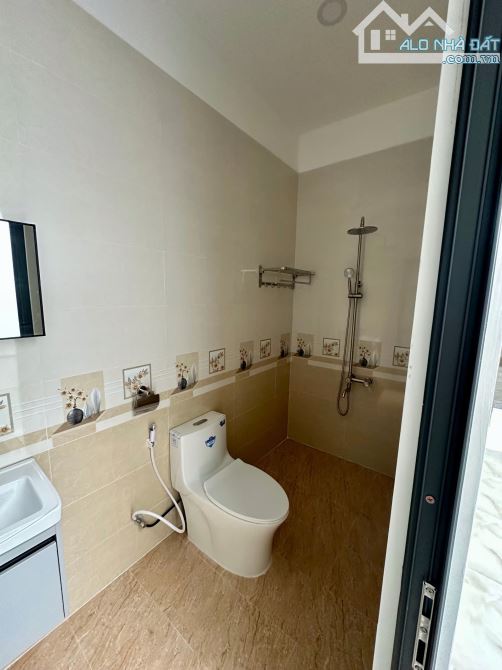 Bán nhà trong KDC sổ sẵn, giá hời - tặng kèm nội thất + 3 Chỉ vàng - 6