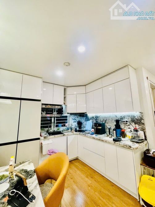 CẦN BÁN CĂN HỘ CHUNG CƯ XUÂN LA - VÕ CHÍ CÔNG - 3 NGỦ - 102M2 - 6