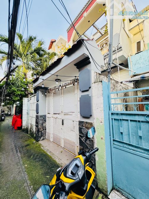 SÁT HẼM XE HƠI NGUYỄN TẤT THÀNH CÁCH CHỈ VÀI CĂN THUẬN TIỆN Ô TÔ RA  VÔ - DT 62M2 KHU DÂ - 6