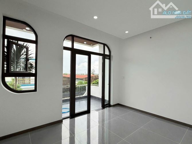 Bán nhà 1 trệt 2 lầu mới xây DT 150m2 - 6