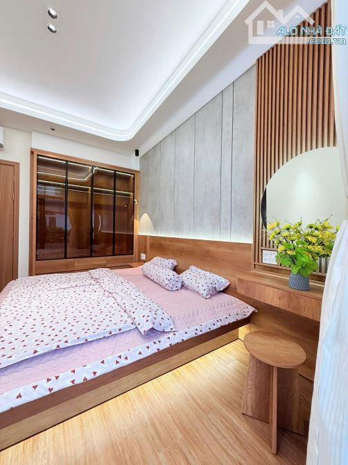 Bán Nhà Đẹp 3 Tầng, Ngay Ngã Tư Hồ Tùng Mậu & Hoàng Thị Loan - Vị Trí Vàng, Nội Thất Cao C - 6