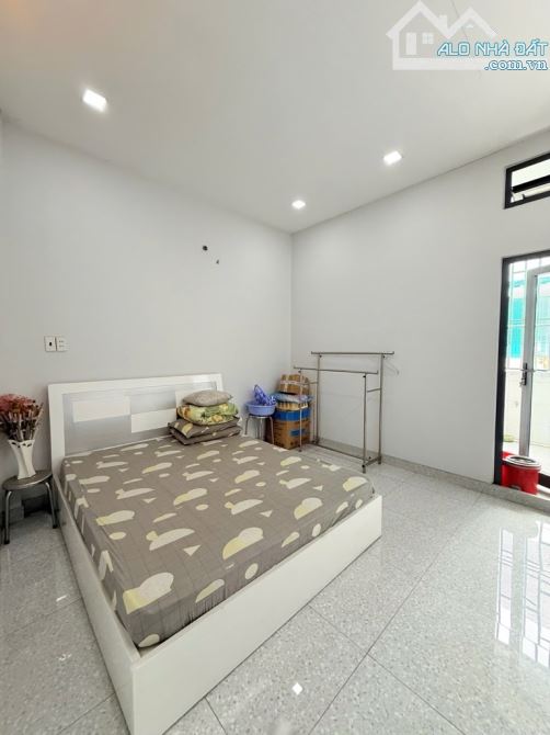 Nhà 3 tầng Mặt tiền đường SONG HÀNH, phường THT, Q12, dt 73m2 (4mx18m), Đường 12m 💰 10Tỷ - 6