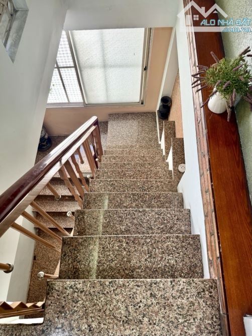 Phường 2 đường Dương Bá Trạc, hẻm ba gác, sổ hồng đầy đủ, 64 m2 giá chỉ 5.3 tỷ - 6