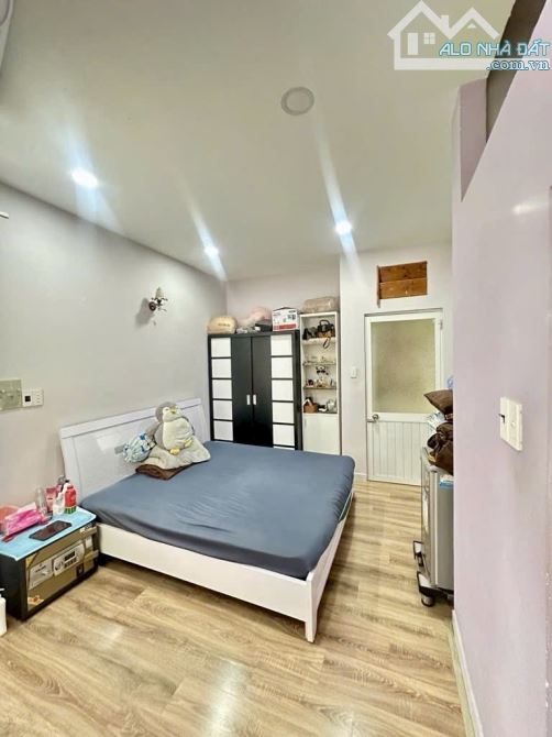 BÁN GẤP NHÀ 3 TẤM SÁT MẶT TIỀN TÔN ĐẢN DTS 49M2 CHỈ 6TY490 TL CHÍNH CHỦ - 6