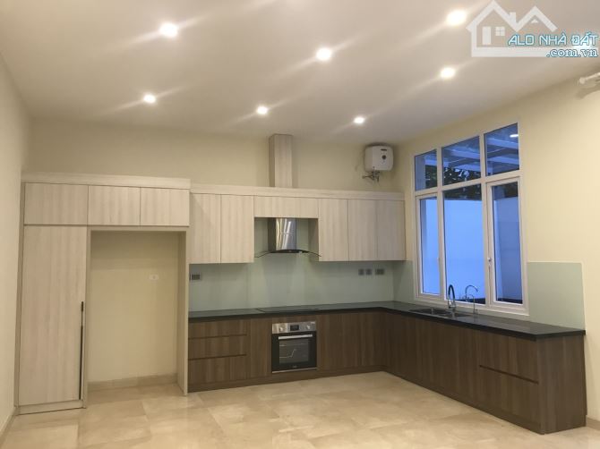 CC  thuê biệt thự liền kề K Ciputra – 180m² – 3 tầng – 5PN – 4WC – Giá 2.000 USD/tháng (TL - 6