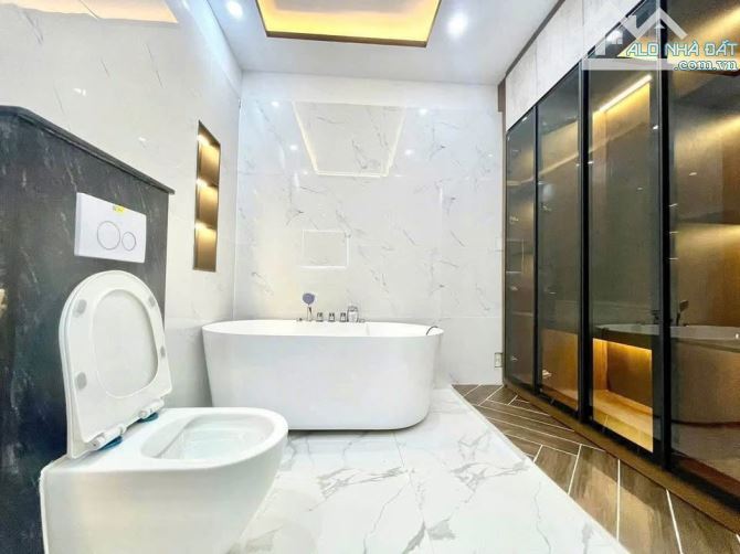 Nhà Huỳnh Mẫn Đạt Q5 giá 2 Ty 540, SHR, Sẵn HĐ 24tr/ tháng, 76m2 - 6
