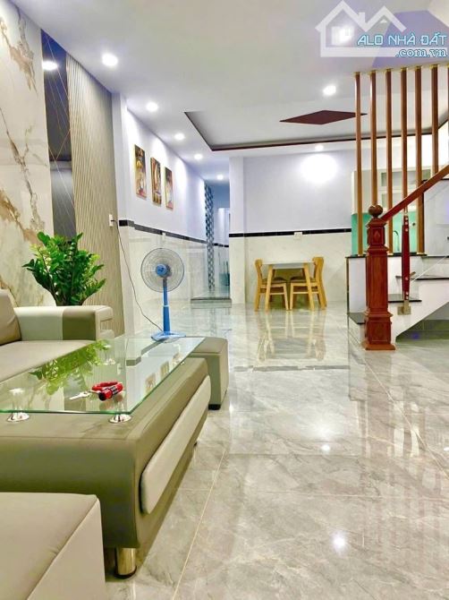 NHÀ 2 TẦNG TẶNG FULL NỘI THẤT - XE HƠI ĐỖ NHÀ - chỉ hơn tí 7tỷ - 6