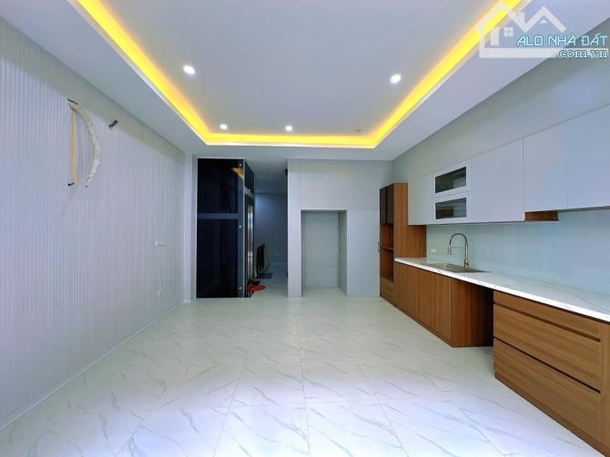 NHÀ HOÀN THIỆN MỚI ĐẸP LONG LANH THANG MÁY XỊN, PHÂN LÔ - Ô TÔ ĐỖ CỬA - NHÀ DÂN XÂY - 6