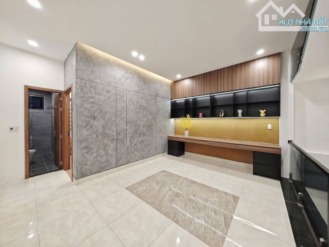 Nhà 3 tầng mặt tiền Trần Kim Xuyến Full Nội Thất - cách cầu Nguyễn Tri Phương khoảng 300m - 6
