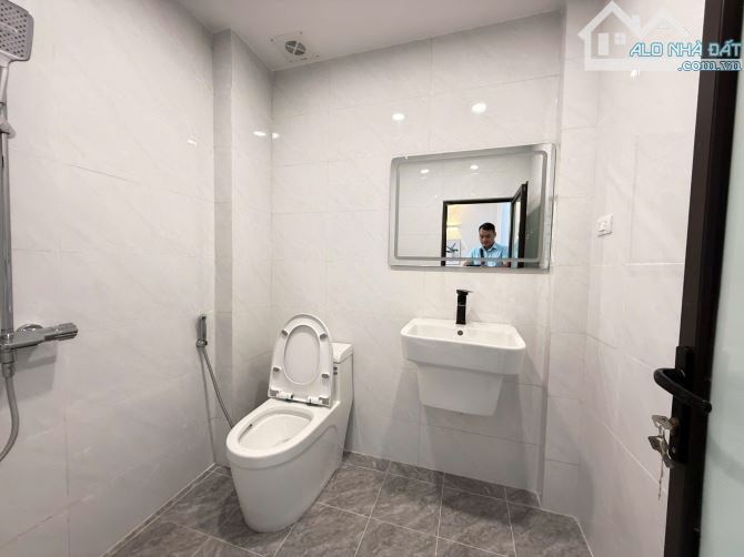 VỊ TRÍ CỰC ĐẸP - SỔ PHÂN LÔ - THOÁNG TRƯỚC SAU  - NỘI THẤT ĐẸP LONG LANH.45m - Chỉ 12.6 Tỷ - 6