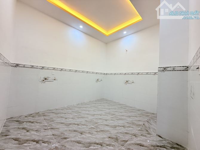 Bán nhà đẹp ở ngay 80m² Ngang 7m,Hóc Môn gần Tô Ký-Trung Chánh, giá chỉ 4.3 tỷ. - 6