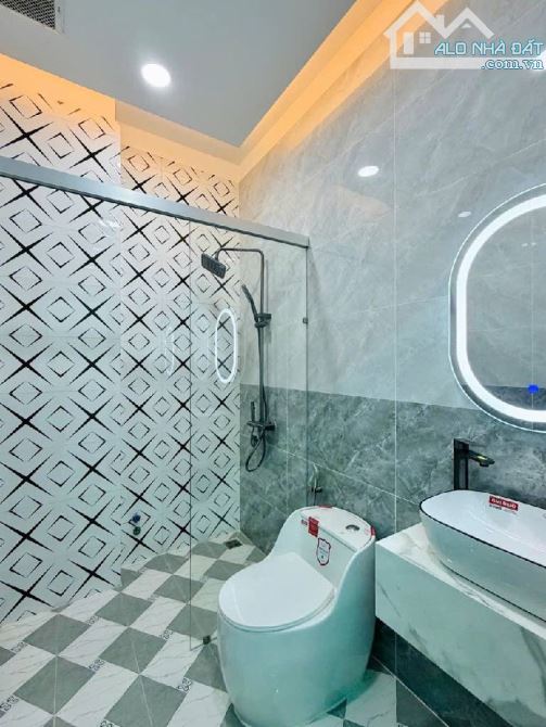 NHÀ ĐẸP DỌN VÀO Ở NGAY- HUỲNH VĂN NGHỆ- TÂN BÌNH- DT 55M2- 3 TẦNG-FULL NỘI THẤT - 6