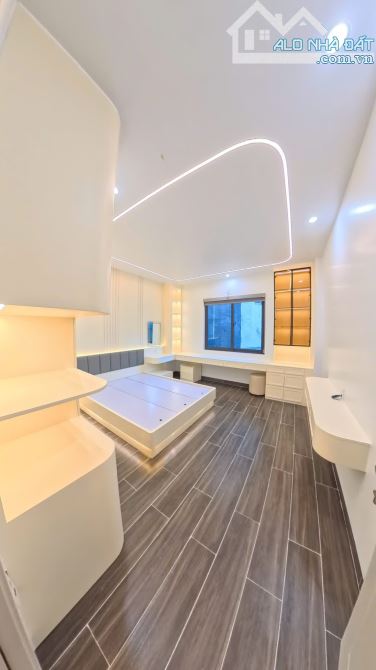 BÁN NHÀ ĐỘC LẬP SÂN CỔNG RIÊNG DIỆN TÍCH 108M² ĐƯỜNG CHÙA HÀNG - 6