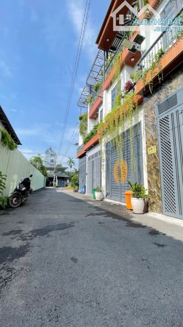 Bán nhà 3 tầng đường THẠNH LỘC 48, phường THẠNH LỘC, Q12,dt58m²(4x15).Hẻm 5m,giá 5,6tỷ - 7