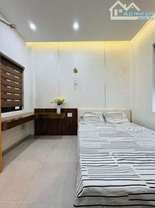 Bán nhà đẹp xây mới 3 tầng mặt tiền Lê Văn Sĩ, Hoà Minh, Liên Chiểu. DT 70m2. Giá 6.9 tỷ - 7