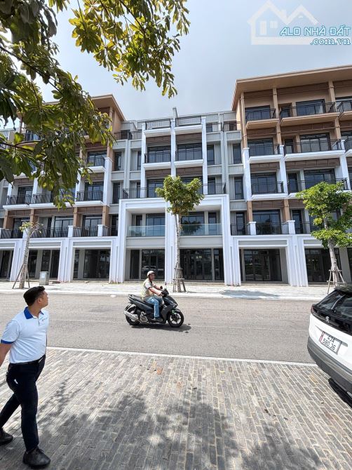 Shophouse mặt sông sở hữu phố dạo bộ ven sông siêu đẹp - Đối diện đảo vip - Sở hữu ngay - 7