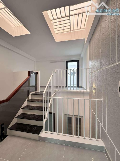 NHÀ MỚI Ở NGAY - HẺM 8M , 68M2 5 TẦNG SỔ VUÔNG ĐẸP - 7