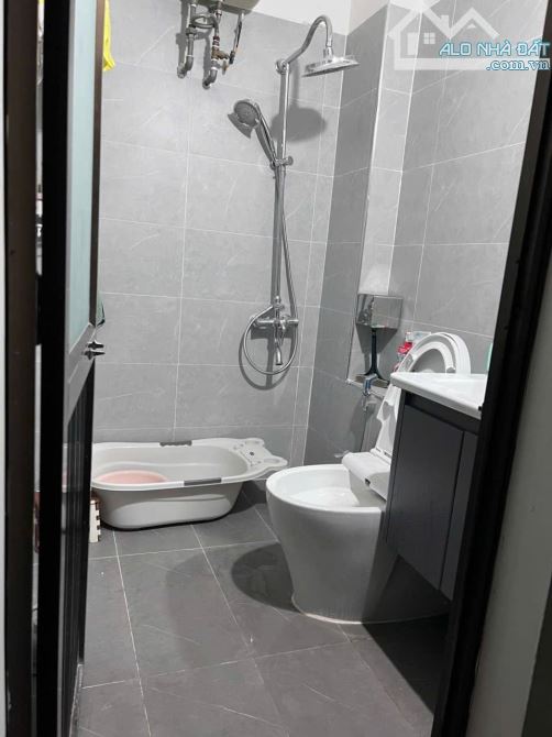 BÁN NHÀ DỊCH VỌNG - CẦU GIẤY 65M*5T LÔ GÓC 2 THOÁNG, GẦN PHỐ, GẦN Ô TÔ, Ở NGAY - 14.5 TỶ - 7