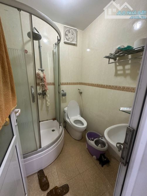 SIÊU HIẾM PHÂN LÔ -HOÀNG CẦU-ĐỐNG ĐA-42M2-Ô TÔ TRÁNH-5 TẦNG-2 BƯỚC RA HỒ-GIÁ 16.2 TỶ - 7