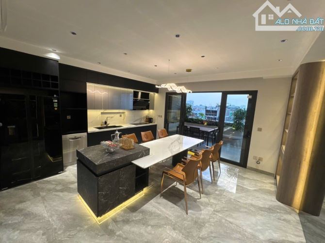 BÁN NHÀ NGỌC THỤY - 56M² x 7 TẦNG THANG MÁY - GARA 2 Ô TÔ - NGÕ THÔNG – GIÁ 21.5 tỷ - 7
