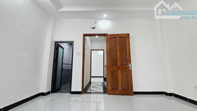 🏡 Bán Nhà Đường Tỉnh Lộ 10, Hẻm Ô Tô, Vừa ở Vừa KD, 52m2, 5 Tầng, 5 PN, 6 WC - 7