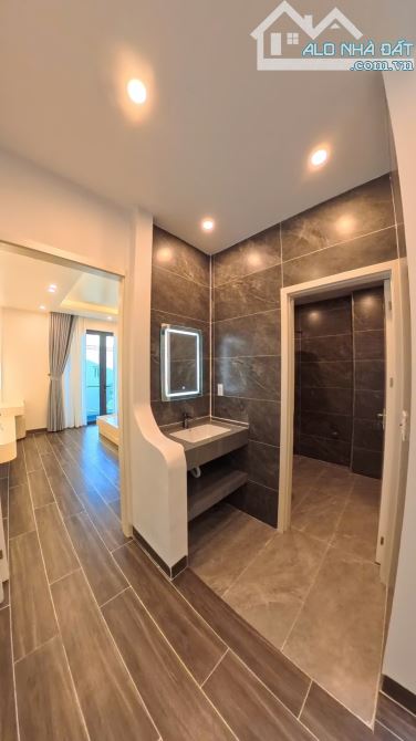 BÁN NHÀ ĐỘC LẬP SÂN CỔNG RIÊNG DIỆN TÍCH 108M² ĐƯỜNG CHÙA HÀNG - 7