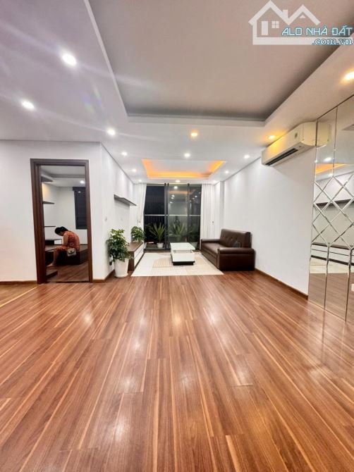 CHUNG CƯ CAO CẤP NGOẠI GIAO ĐOÀN - FULL NỘI THẤT ĐẸP.  + Sổ đỏ 108m2 thông thủy: 3 ngủ, 2 - 7
