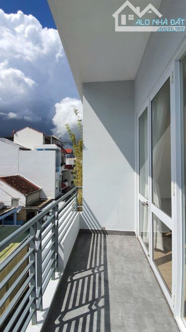 Bán nhà 1 trệt 2 lầu 64.4m2 hướng đông 5.7 tỷ hẻm quốc Tuấn nha trang - 7
