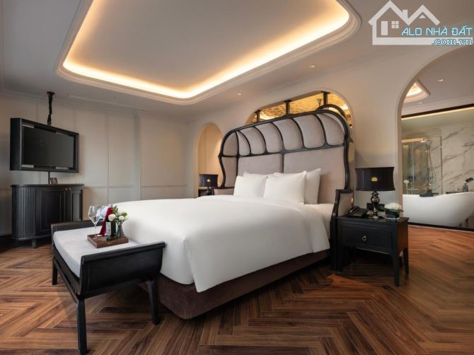 Bán khách sạn MP Cửa Bắc - 175m2 - 16T- Mặt tiền 7.5m - 45P - Dòng tiền 29 tỷ/năm - 165 tỷ - 8