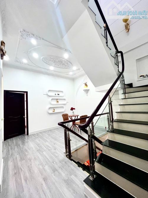 Nhà 1 Trệt 2 Lầu Mặt tiền đường Nguyễn Hiền - Trục thông NV Linh và Trần Hoàng Na - 8