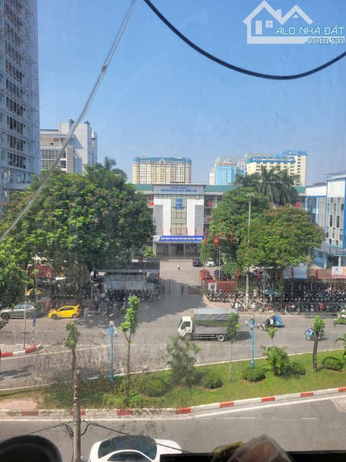 Rất Hiếm !Mặt phố Hoàng Quốc Việt - vỉa hè 10m - 60m2 - MT 4m - 37 tỷ - 8