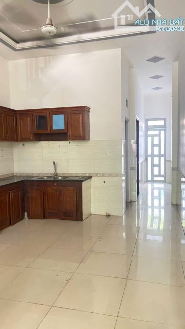 Bán nhà 1T1L 4x28m hoàn công, mặt tiền Nguyễn Hữu Cảnh p.Đông Hòa, đang thuê 9tr/th - 8