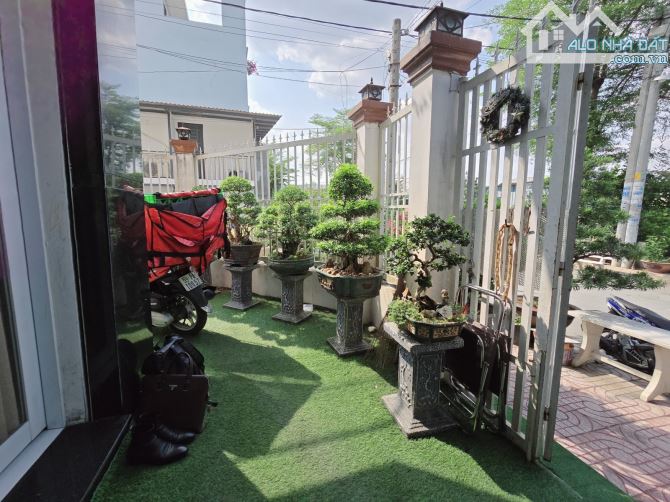 Bán nhà đẹp 4 tầng ,căn góc 2 mặt tiền,xe hơi vi vu.Lê Văn Lương ,Nhà Bè .Giá 7.5 tỷ. - 8