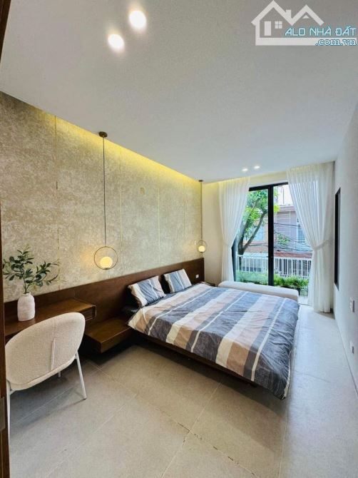 Bán nhà đẹp xây mới 3 tầng mặt tiền Lê Văn Sĩ, Hoà Minh, Liên Chiểu. DT 70m2. Giá 6.9 tỷ - 8