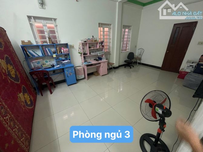🚨 Bán nhà Cao Xuân Dục 2,5 tầng - 6 phòng ngủ. Sau 1 nhà mặt tiền - Vỹ Dạ. Tp - 8
