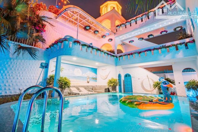 BÁN SIÊU VILLA NGHỈ DƯỠNG SANTORINI – KHU BT SỐ 1 TUẦN CHÂU  DT 520m², 3T MT13  giá 24.8 t - 8