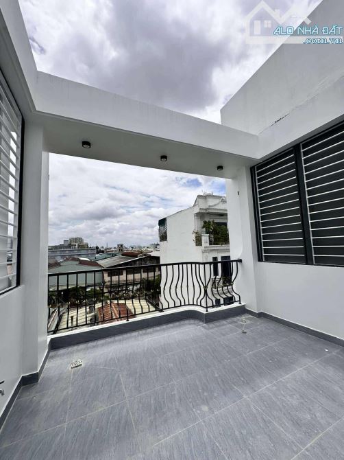 NHÀ MỚI Ở NGAY - HẺM 8M , 68M2 5 TẦNG SỔ VUÔNG ĐẸP - 8
