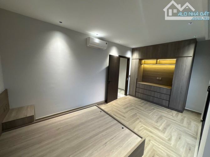 BÁN NHÀ NGỌC THỤY - 56M² x 7 TẦNG THANG MÁY - GARA 2 Ô TÔ - NGÕ THÔNG – GIÁ 21.5 tỷ - 8