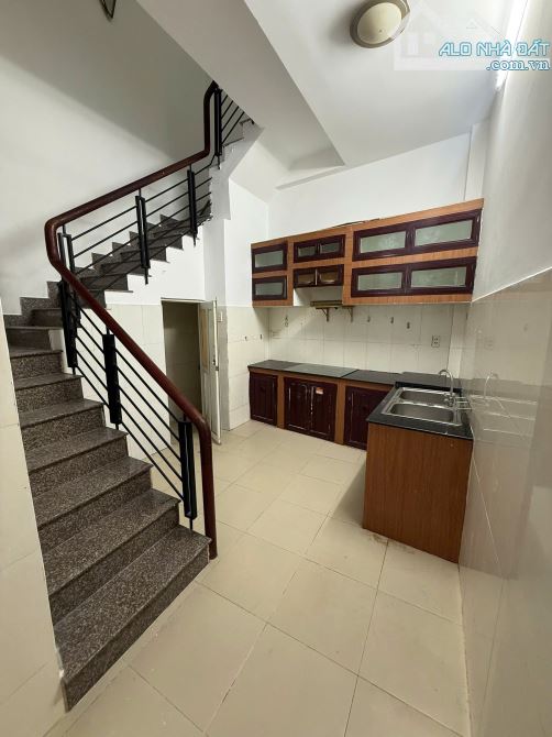 Bom tấn 3 tầng tại Ni Sư Huỳnh Liên, TB, HCM, 3.9 x 10m - 39m2, giá siêu hời chỉ 5.5 Tỷ TL - 8