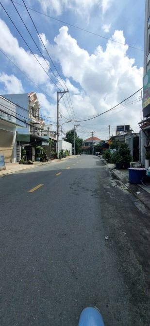 Bà Điểm(TC-HM) bán nhà mt đường 10m thông QL22 gần trường ĐH NNTH giá 4,7tỷ - 8