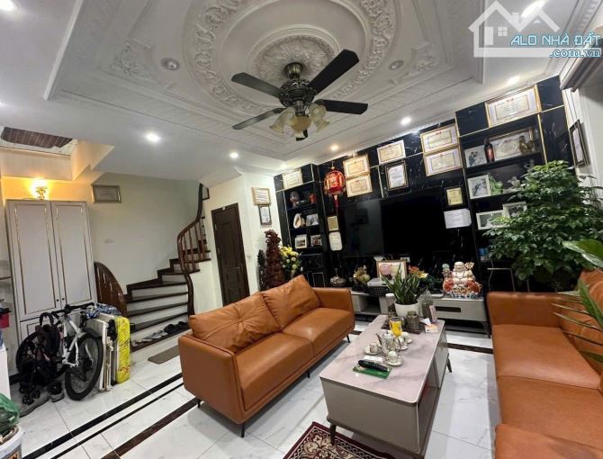 Bán nhà phố Mỹ Đình, 32m2, 6 tầng, mặt tiền 3,7m, ô tô, giá chỉ 6,9 tỷ - 8