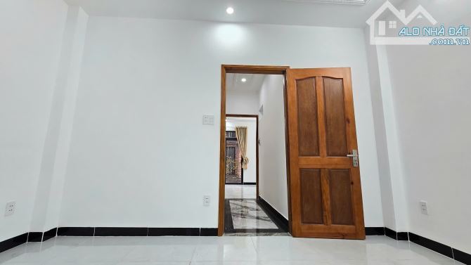🏡 Bán Nhà Đường Tỉnh Lộ 10, Hẻm Ô Tô, Vừa ở Vừa KD, 52m2, 5 Tầng, 5 PN, 6 WC - 8