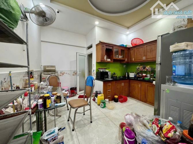 nhà hẻm xe hơi, DT :4,6x13m=5,78tỷ. trệt lầu, sân thượng.Quang trung P.10 GV - 9